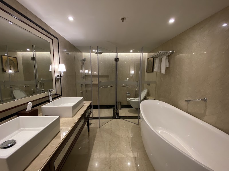 Sheraton Grand Pune Bund Garden Hotel - Sheraton Grand Pune Bund Garden Hotel Sheraton Grand Pune Bund Garden Hotel, Raja Bahadur Motilal Rd, Bund Garden, Sangamvadi, Pune, Maharashtra 411001, India