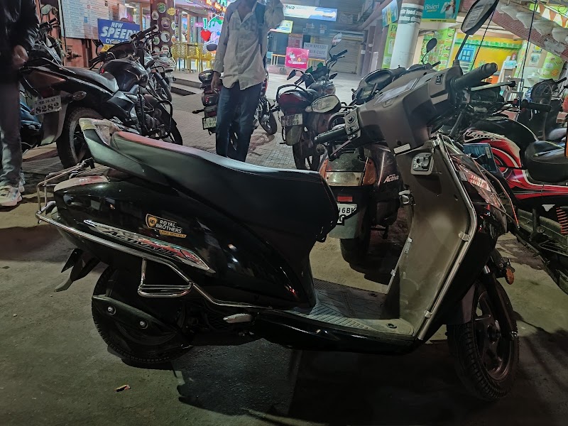 Royal Brothers - Vadodara - Royal Brothers - Vadodara G-5, Ground floor, Helix complex, Nautillus Raj Trade centre Behind sayajiganj police station , Vadodara - 390 007, Sarod, Sayajiganj, Vadodara, Gujarat 390007, India
