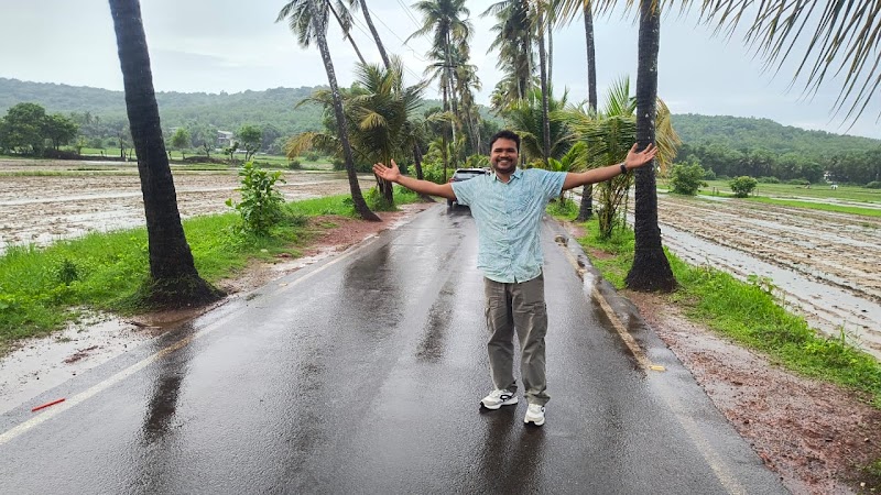 Parra coconut tree 🌴 road - Parra coconut tree 🌴 road, HQHJ+4RJ, St. Annes Church Rd, Parra, Goa 403510, India