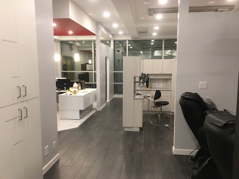 One Smile Bright Inc. - One Smile Bright Inc., ***BOOKING ONLY / NO WALKING ***, 19 Everwillow Close SW, Calgary, AB T2Y 4G4, Canada