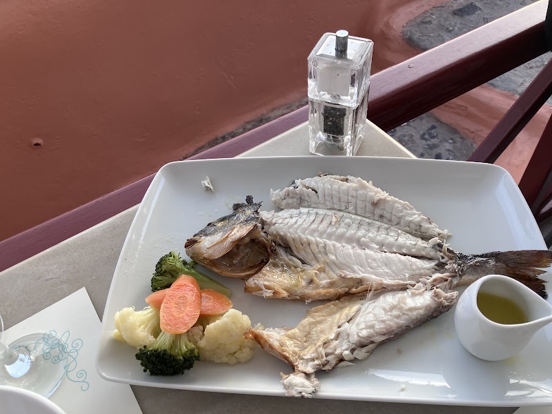Kastro Restaurant Oia - Kastro Restaurant Oia Πλοιάρχων 75, Οία 847 02, Greece