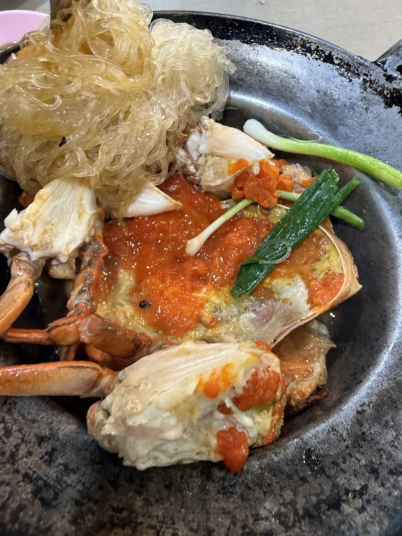 Somsak Claypot Crab @ Krung Thon Buri BTS - Somsak Claypot Crab @ Krung Thon Buri BTS, 124 17 Krung Thon Buri Road, Khwaeng Bang Lamphu Lang, Khet Khlong San, Krung Thep Maha Nakhon 10600, Thailand