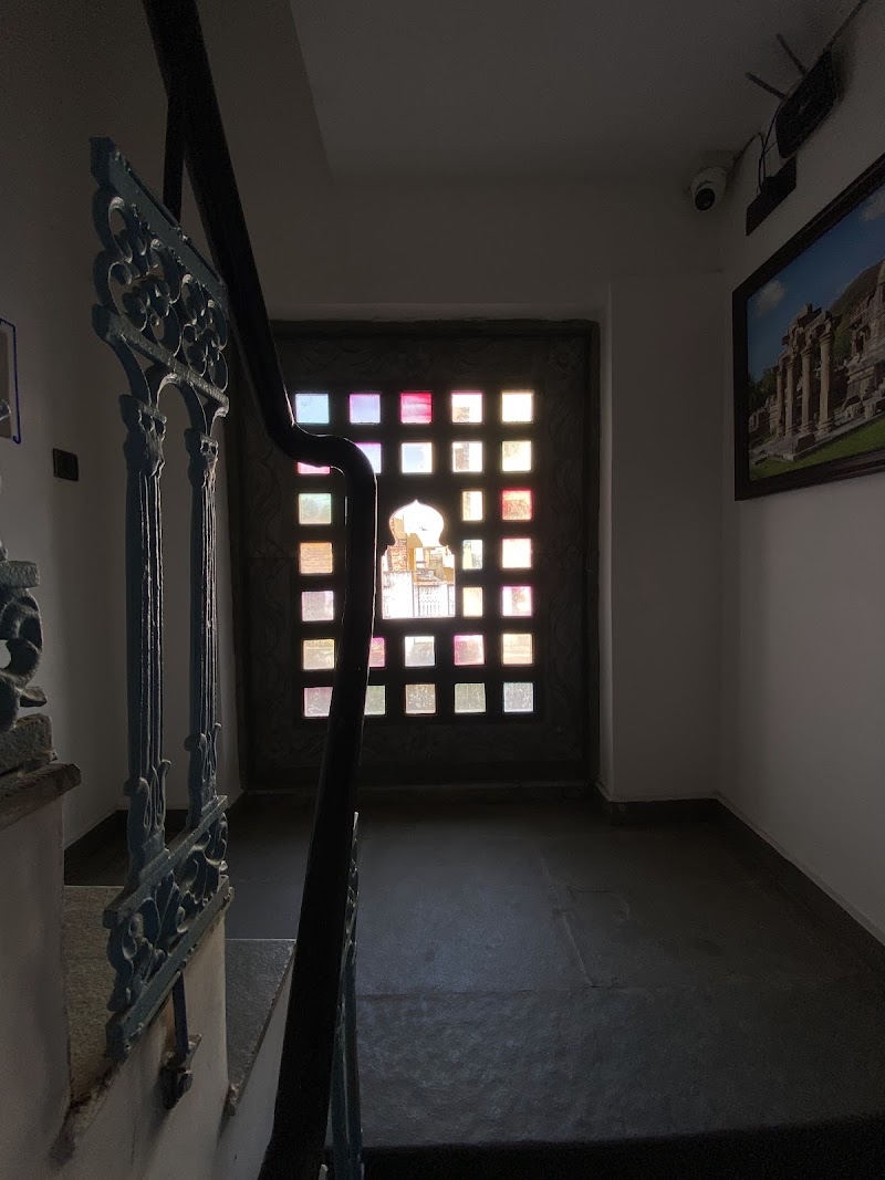 Dakshina Haveli - Dakshina Haveli HMJJ+VXG, Chand Pole, Udaipur, Rajasthan 313001, India