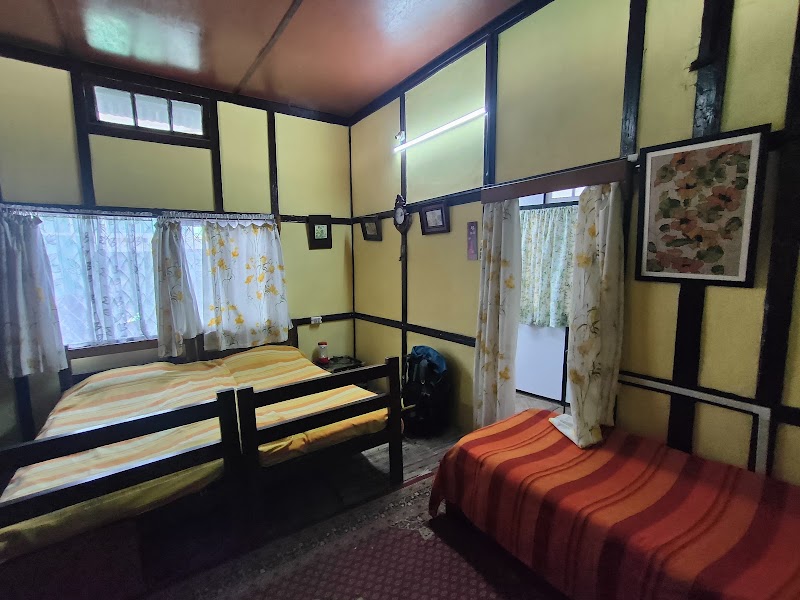 Royal Pine Homestay Shillong - Royal Pine Homestay Shillong house number 92, ward no 3, lower lummowrie, Laitumkhrah, Shillong, Meghalaya 793003, India