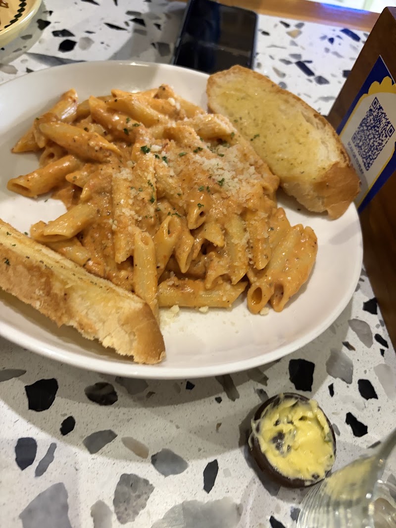 Cafe Delhi Heights - Cafe Delhi Heights Shop No. R-1 G-20, 21, UG 05, M3M, 65th Avenue, Sector 65, Gurugram, Haryana 122101, India