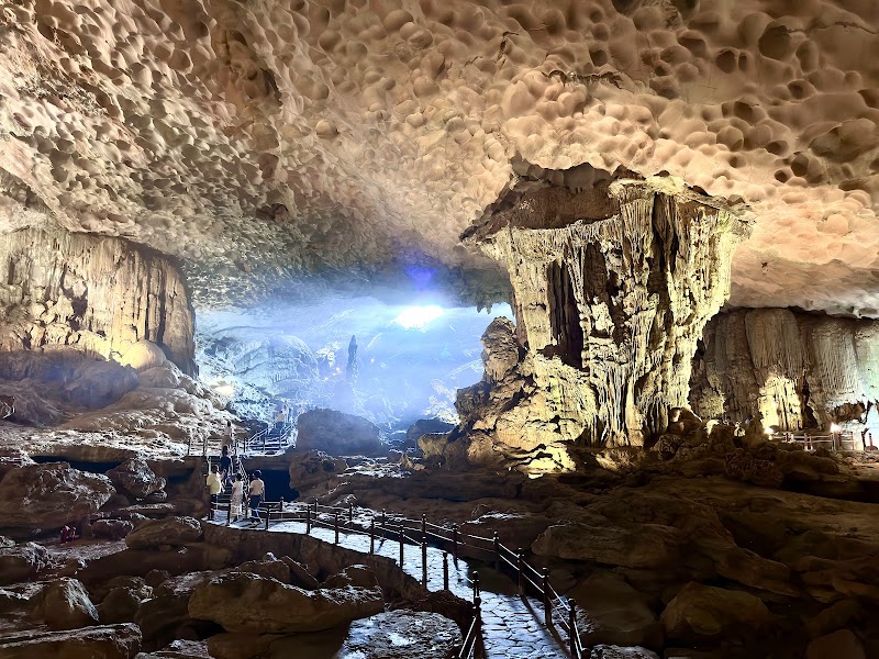 Sung Sot Cave - Sung Sot Cave, Ha Long Bay, Halong City, Hồng Gai