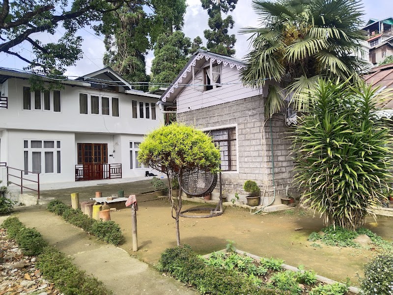 Takdah Heritage Bungalow No. 15 - Takdah Heritage Bungalow No. 15 Way side 16 haretage bonglow Road Road, line, Takdah, Hum Tukdah Khasmahal, West Bengal 734222, India