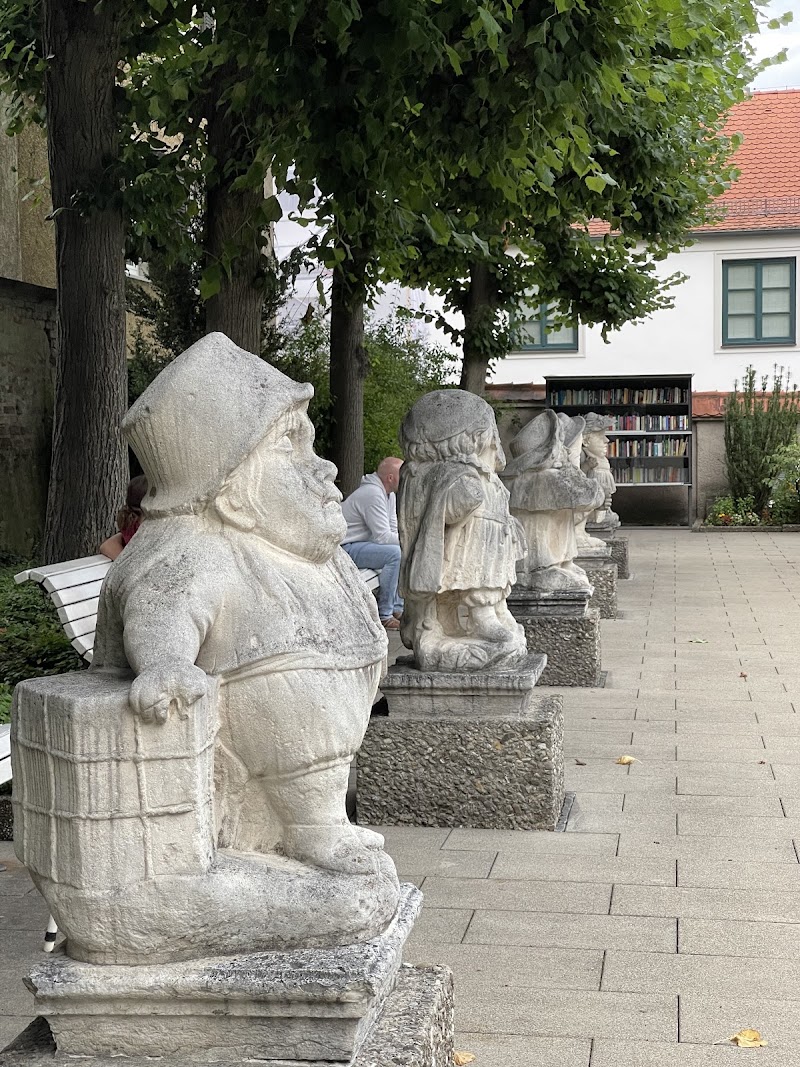 Hofgarten - Hofgarten Fronhof 8, 86152 Augsburg, Germany