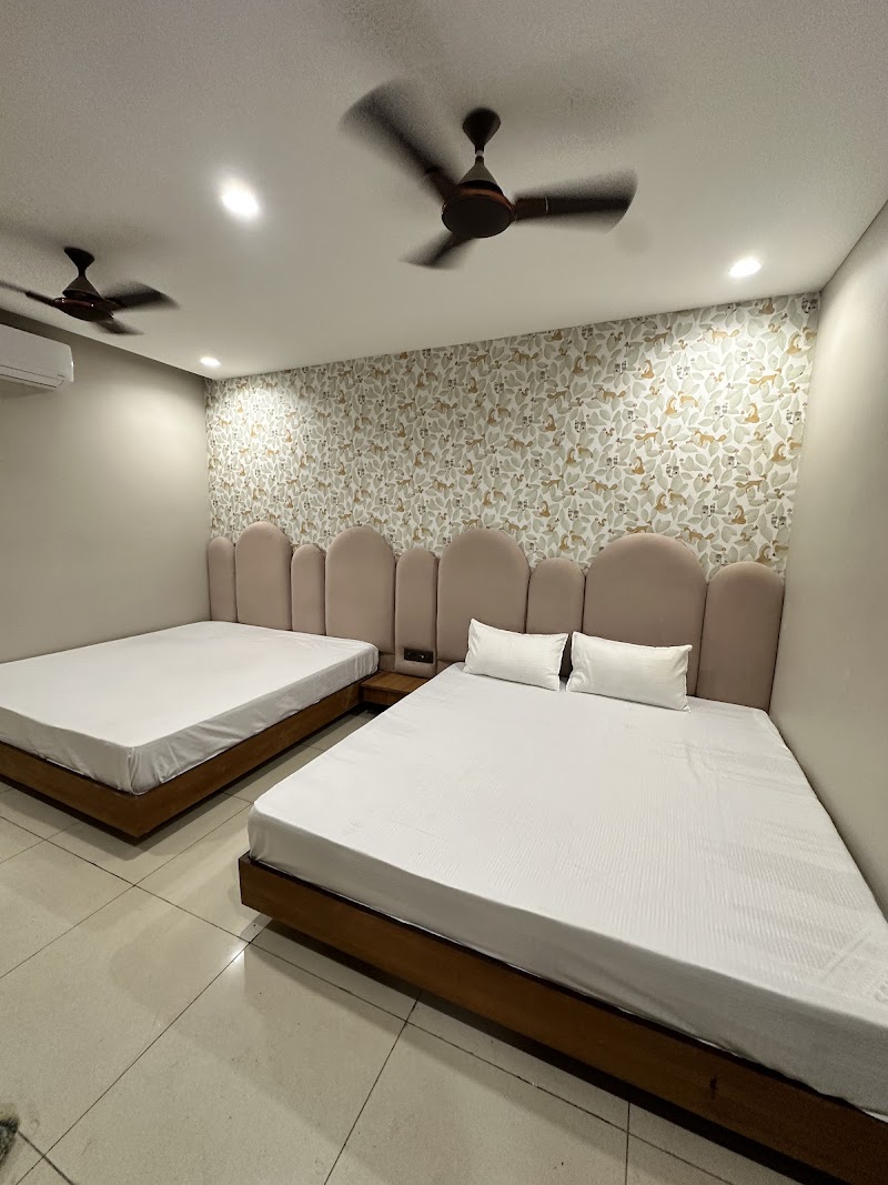 Hotel Rajshree inn - Hotel Rajshree inn Dewas Gate, 22, road, Daulat Ganj, Malipura, Ujjain, Madhya Pradesh 456001, India