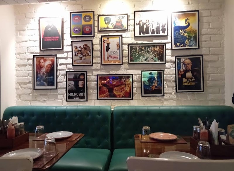 Roma's Cafe Diner - Roma's Cafe Diner, 24, 2nd, near Ravidas Gate, Lanka, Varanasi, Uttar Pradesh 221005, India