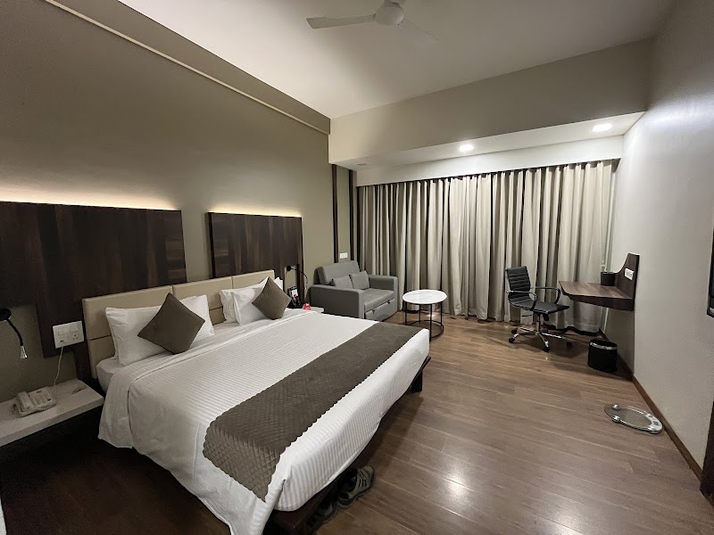 Spree Hotel Aurangabad - Spree Hotel Aurangabad Gut 123, Ahmednagar - Aurangabad Rd, beside Hyundai Showroom, near Waluj, MIDC, Waluj, Ahmednagar, Chhatrapati Sambhajinagar, Maharashtra 431136, India