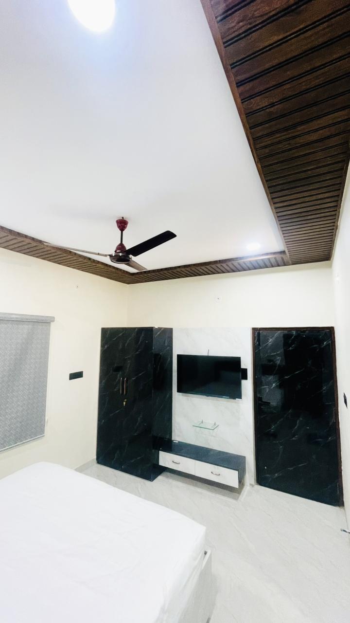 Hotel royal inn - Hotel royal inn Hotel royal inn, beside maitri dental college, Anjora, Siloda, Chhattisgarh 491001, India