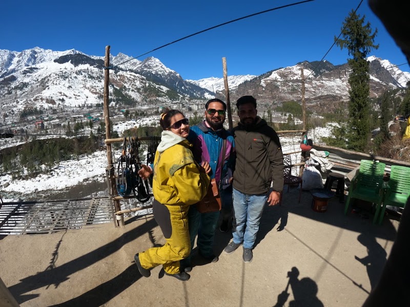 Manali Cabs - Manali Cabs, #127, Model Town Rd, Model Town, Siyal, Manali, Himachal Pradesh 175131, India
