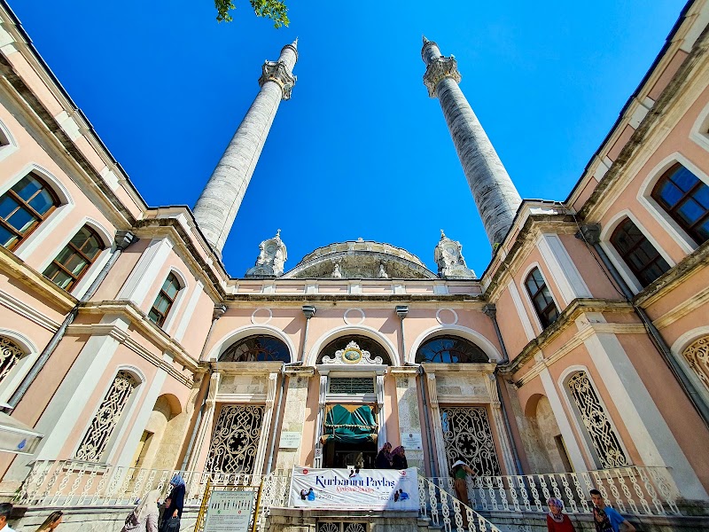Büyük Mecidiye Mosque - Büyük Mecidiye Mosque, Mecidiye, İskele Sk. No: 6, 34347 Beşiktaş/İstanbul, Türkiye