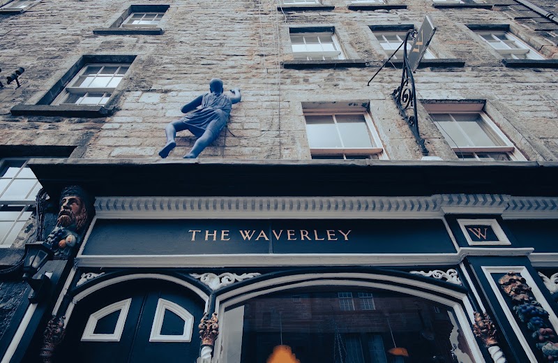 The Waverley Bar - The Waverley Bar 3-5 St Mary's St, Edinburgh EH1 1TA, UK