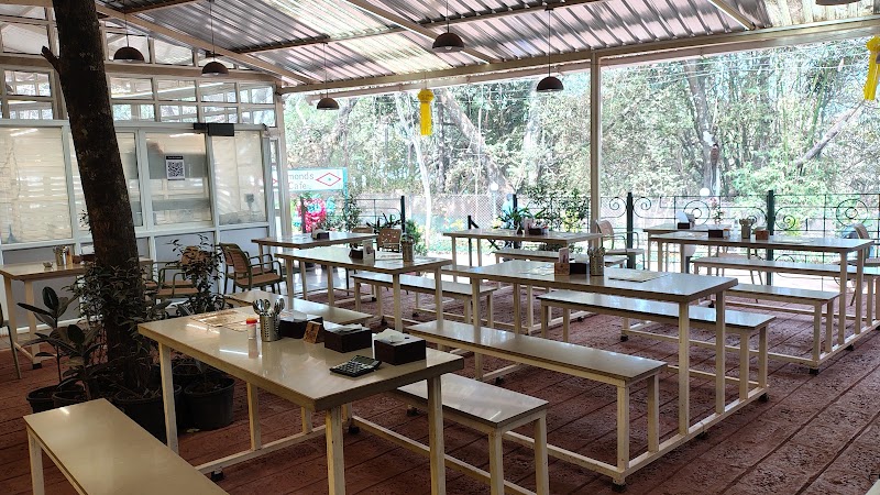 Simonds Cafe - Simonds Cafe Rashmi Chowk, Chesson Rd, Bhim Nagar, Panchgani, Maharashtra 412805, India
