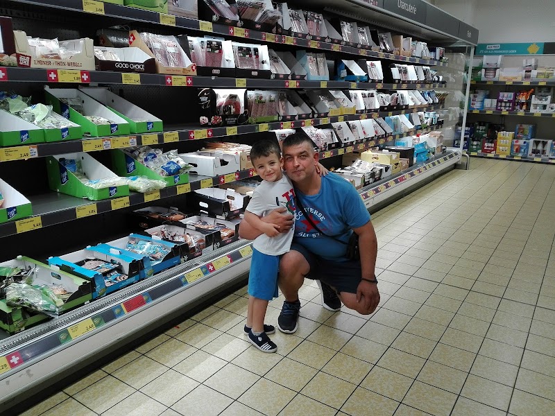 ALDI SUISSE - ALDI SUISSE, Bernstrasse 164, 3052 Zollikofen, Switzerland