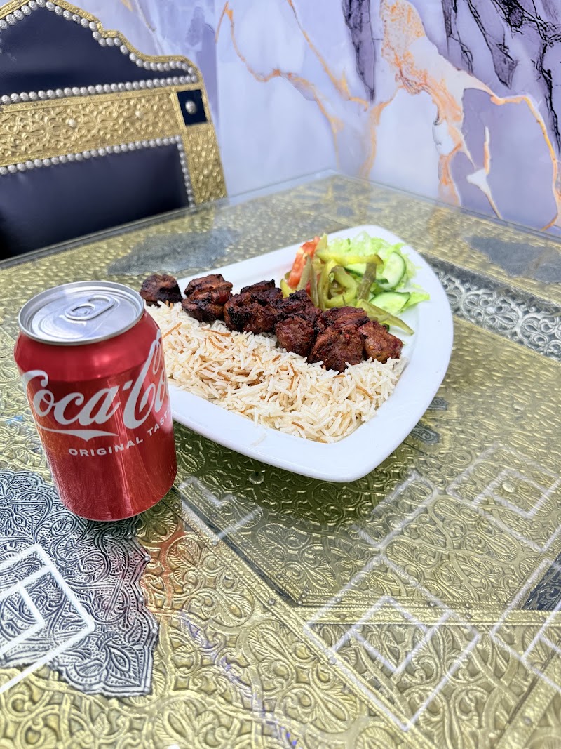 Queen's Lebanese Grill & Pizza - Queen's Lebanese Grill & Pizza 157 Queen's Rd, London SE15 2ND, UK