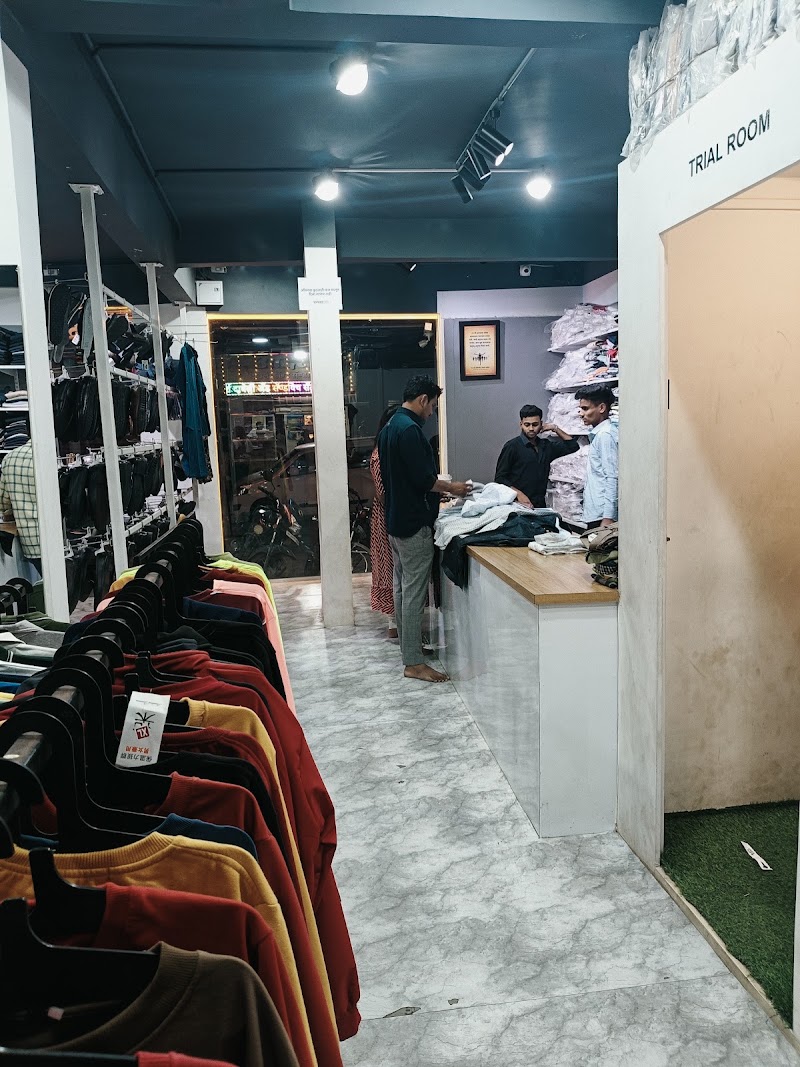 Maaax Mens Hub Sangamner - Maaax Mens Hub Sangamner H6C6+Q4, Bagvan Pura, Sangamner, Maharashtra 422605, India