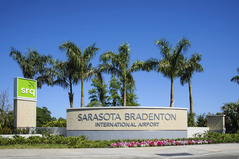 Sarasota Bradenton International Airport - Sarasota Bradenton International Airport, 6000 Rick Piccolo Cir, Sarasota, FL 34243, USA