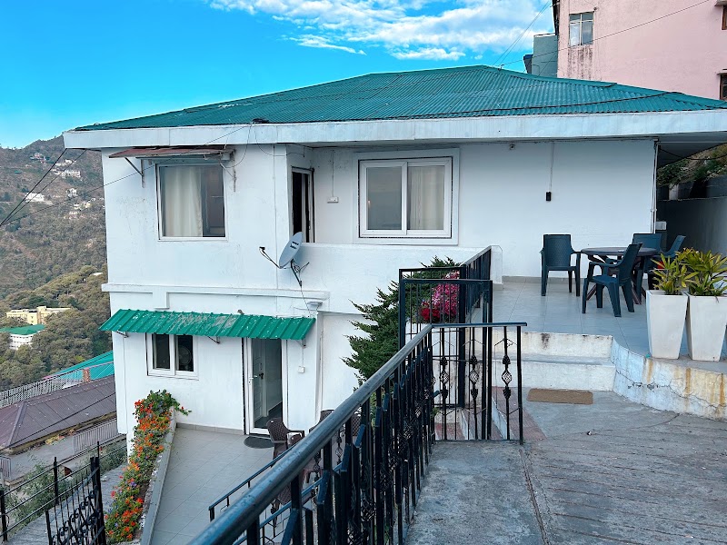 Hampton Villa – Villa in Mussoorie - Hampton Villa – Villa in Mussoorie Hampton Villa, Hampton Rd, The Mall Road, Mussoorie, Uttarakhand 248179, India