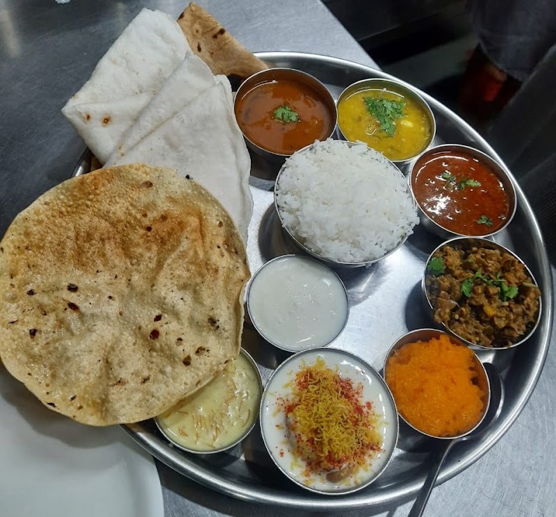Vitthala Pure Veg Family Restaurant. - Vitthala Pure Veg Family Restaurant. JAVKAR PLAZA, JAYASTAMBHA, Ratnagiri, Maharashtra 415612, India