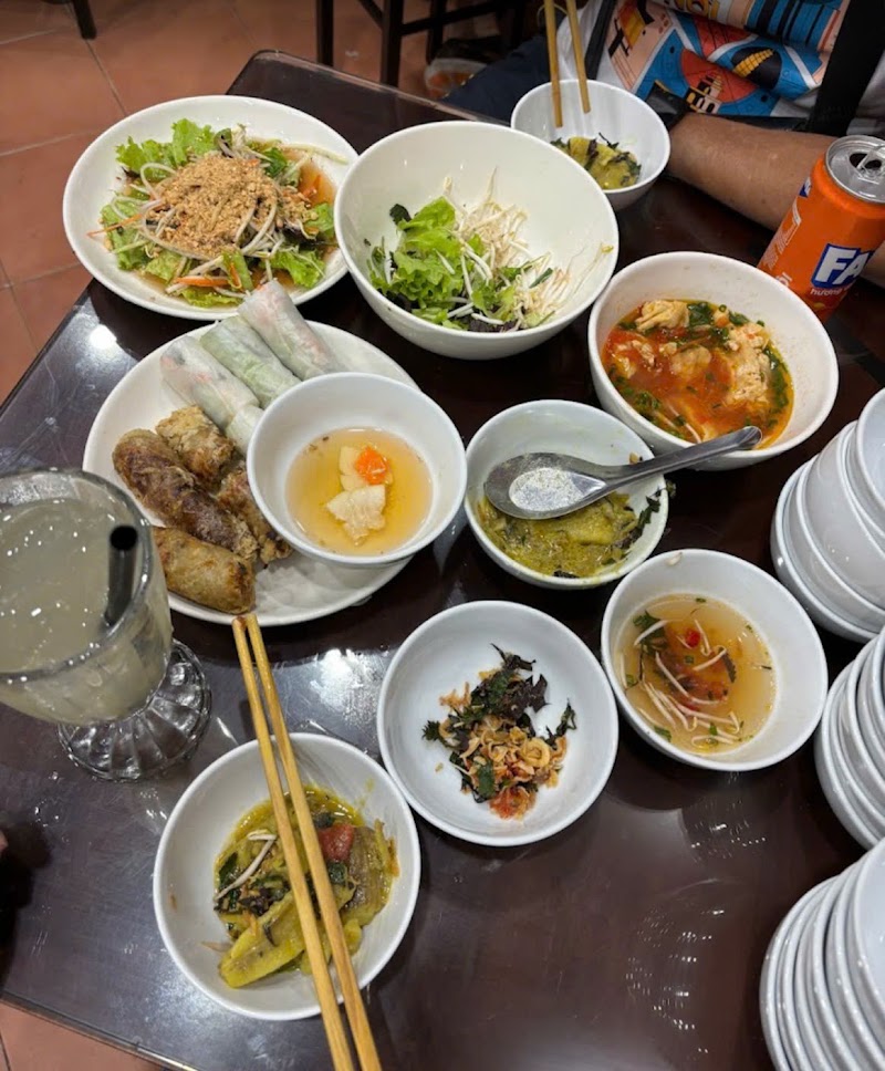 Ba Nhất Vegetarian Restaurant - Ba Nhất Vegetarian Restaurant 43B P. Hàng Bè, Phố cổ Hà Nội, Hoàn Kiếm, Hà Nội 100000, Vietnam