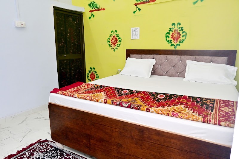 Kisori kripa home stay - Kisori kripa home stay Agargada choraha swargdwar, Swarg Dwar, Theri Bazar, Ayodhya, Uttar Pradesh 224123, India
