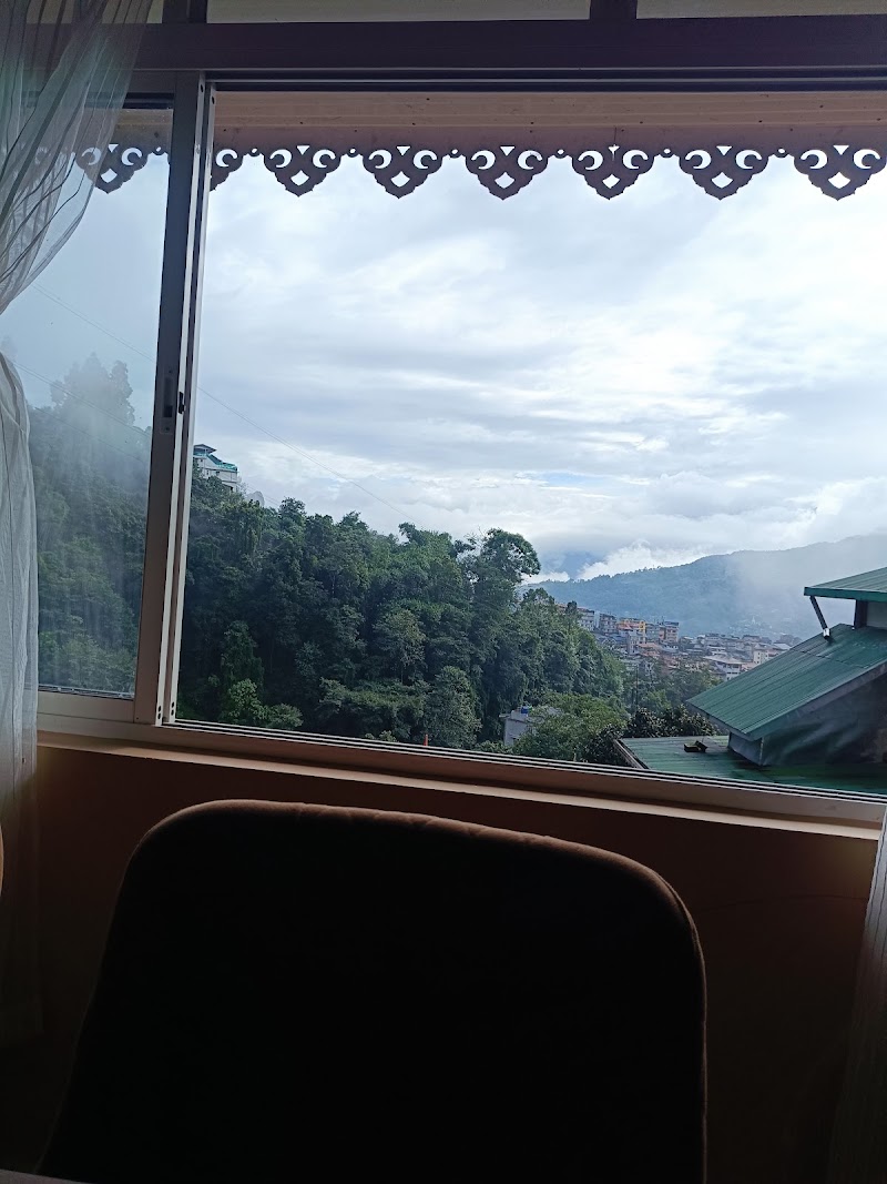 LA-SO Homestay - LA-SO Homestay Dhuppidara, Lower Burtuk Rd, New Road, Gangtok, Sikkim 737101, India