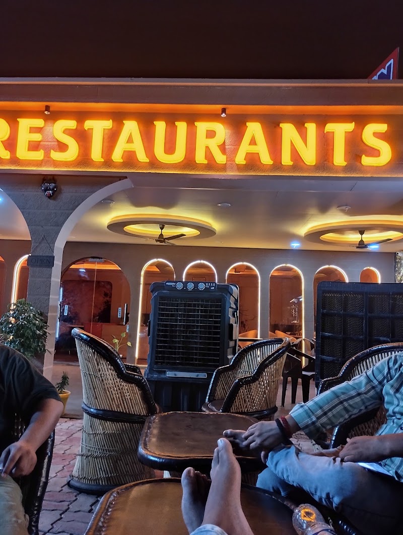 The Vivan Restaurants - The Vivan Restaurants Gate No 4, mod, near Subharti university, Ghat, Meerut, Uttar Pradesh 250002, India
