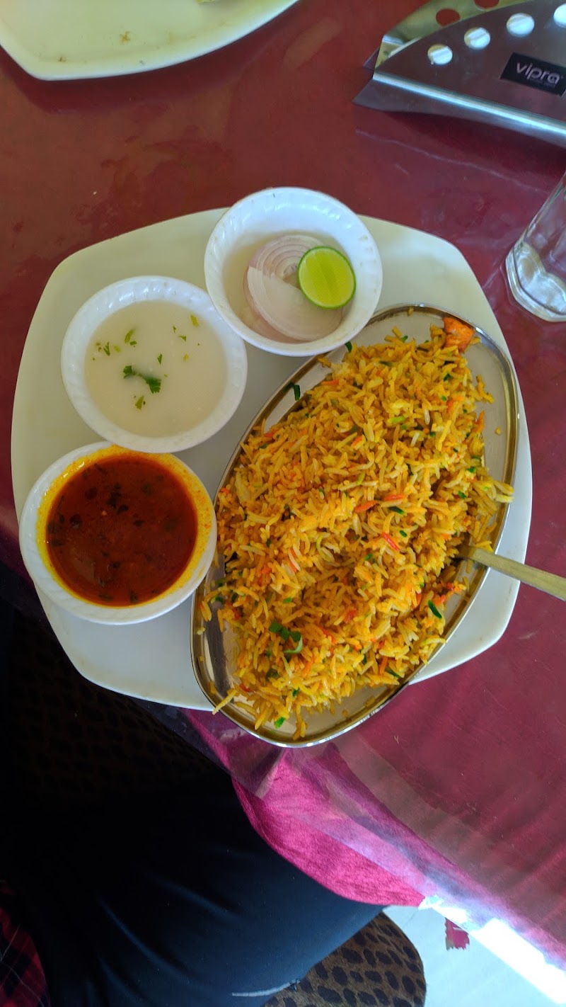 HOTEL AL ZAIQA - HOTEL AL ZAIQA Station Road, opposite Railway Staion, New Deepak Nagar, Durg, Bhilai, Chhattisgarh 491001, India