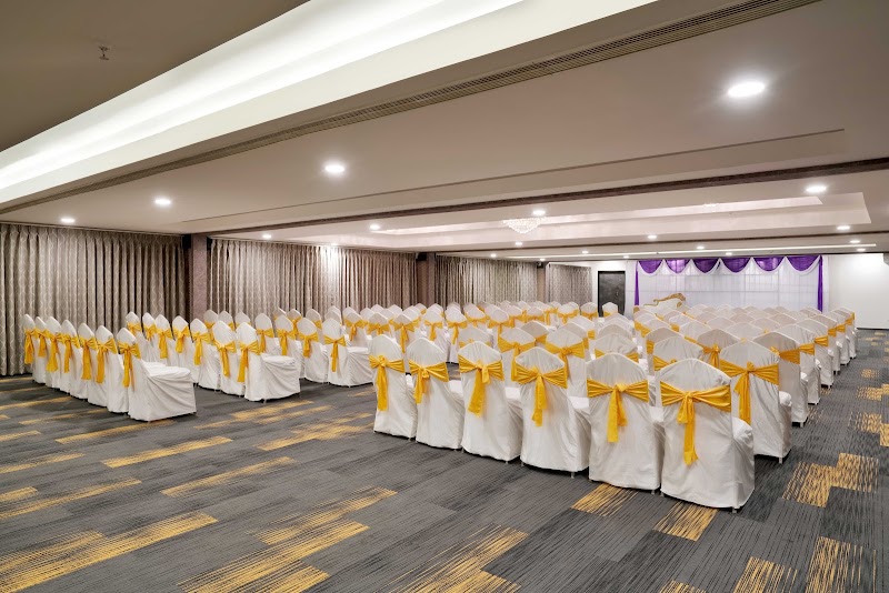 Amaravathi Restaurant, Banquet & Bar, L B Nagar - Amaravathi Restaurant, Banquet & Bar, L B Nagar Plot -11, Chintalkunta Rd, Sriram Nagar, Dharmapuri, L. B. Nagar, Hyderabad, Telangana 500074, India