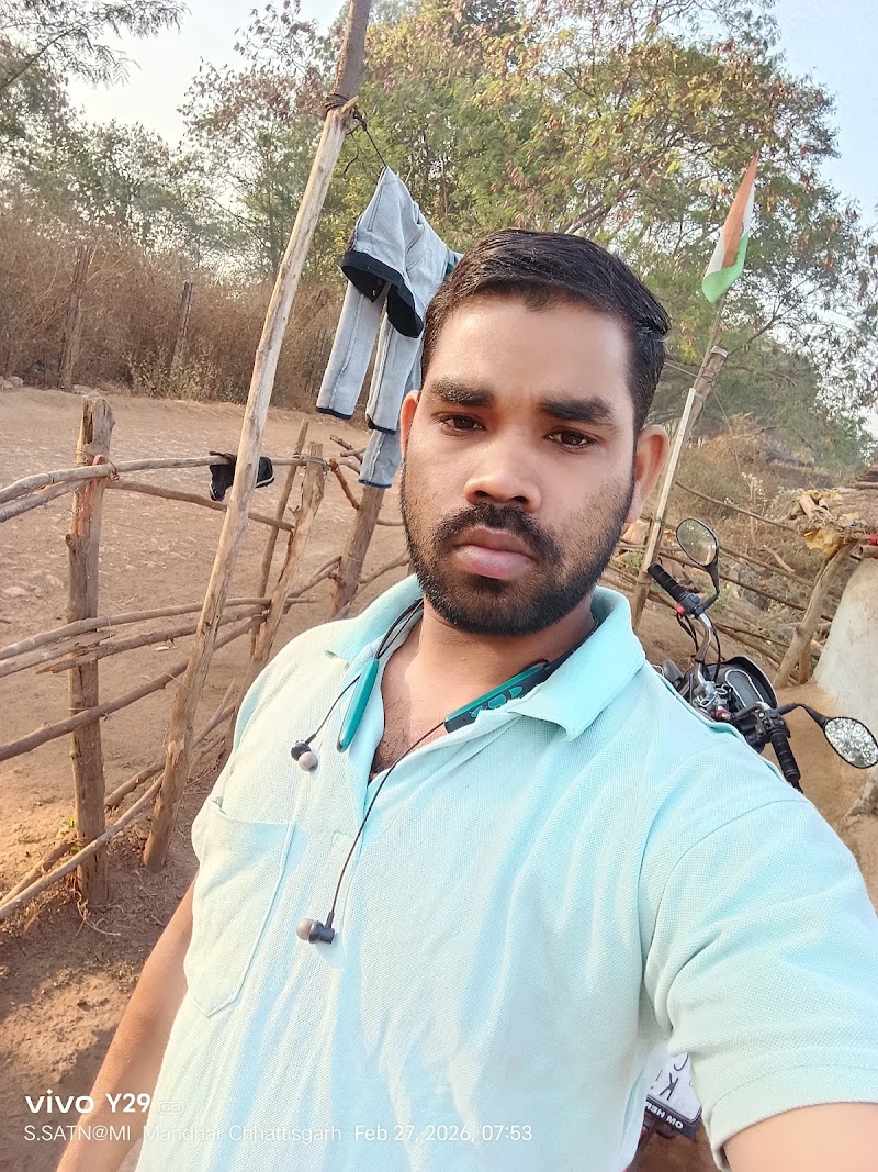 Khute tha home - Khute tha home, 8PM3+7WF, Tekari-2, Chhattisgarh 493111, India