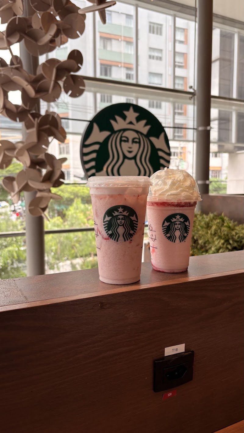 Starbucks - Starbucks, Av. Pedroso de Morais, 218 - Pinheiros, São Paulo - SP, 05420-000, Brazil