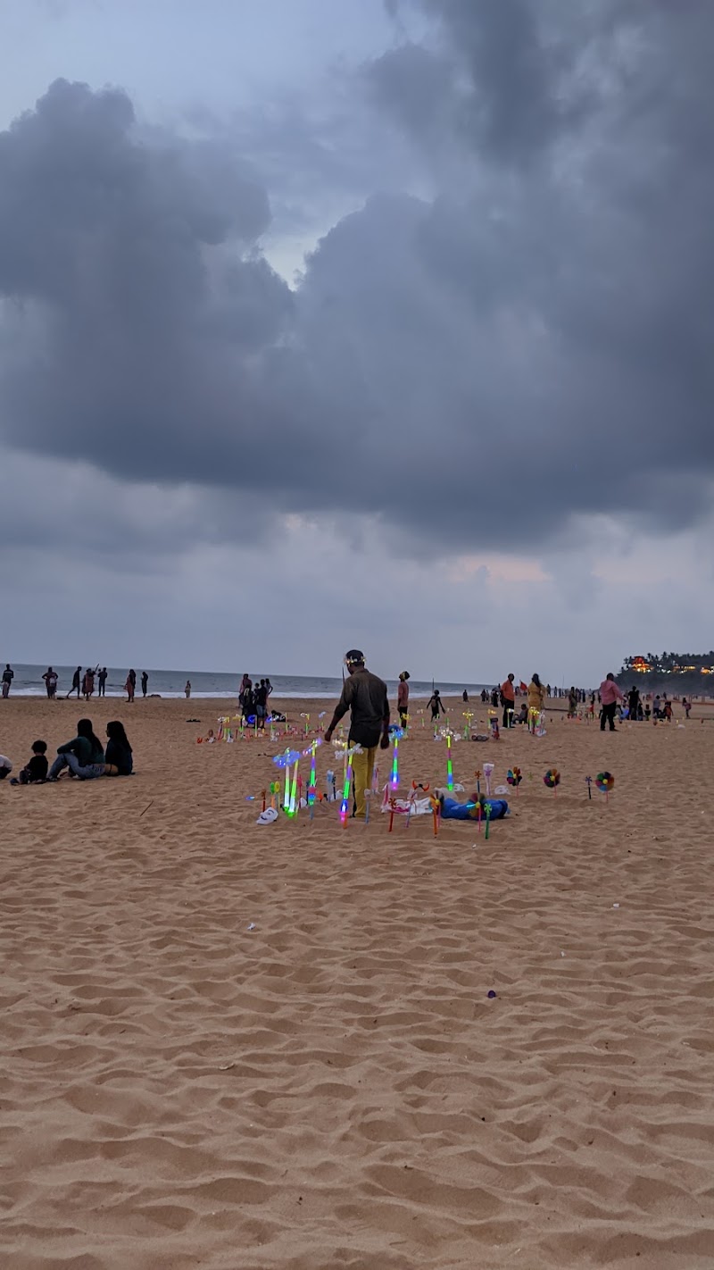 Varkala-Papanasham South Cliff Parking - Varkala-Papanasham South Cliff Parking, PPJ4+RV8, Varkala, Kerala 695141, India