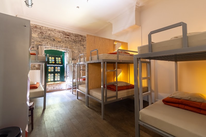 Hostel Uppelink - Hostel Uppelink, Sint-Michielsplein 21, 9000 Gent, Belgium