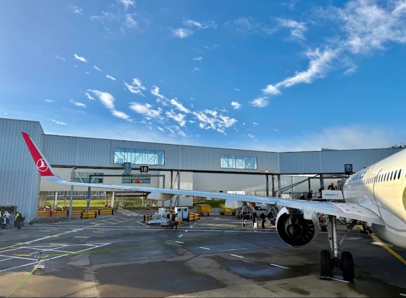 Edinburgh Airport - Edinburgh Airport Edinburgh EH12 9DN, UK