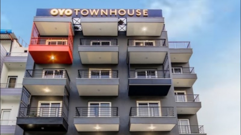 Townhouse Oak Golf Course Road - Townhouse Oak Golf Course Road Plot 2p, Sector 27, Urban Estate, Gurgaon Rapid Metro Phase 1 Station, Gurgaon Hotel, Metro Station, near Phase 1, Sector 27, Gurugram, Haryana 122009, India