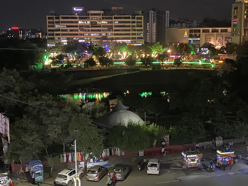 Vastrapur Lake - Vastrapur Lake, Vastrapur, Ahmedabad, Gujarat 380054