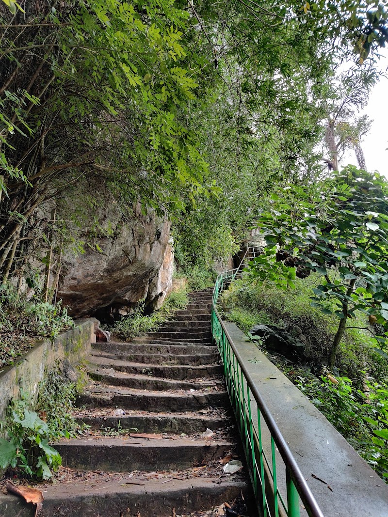 Kiliyur Falls - Kiliyur Falls Q6W2+CF7, Killiyur Road, Kiliyur, Tamil Nadu 636602, India