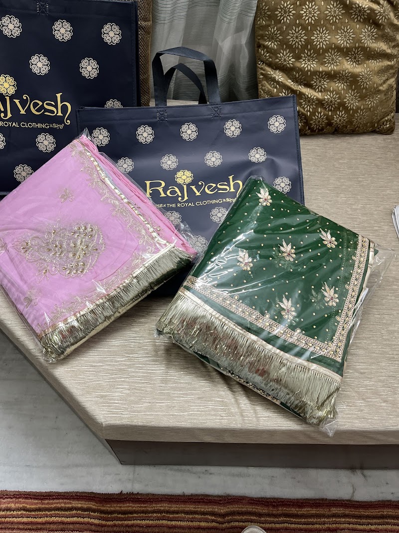 Rajvesh - Rajvesh First Floor, Johari Bazar Rd, above Shop no. 190, Johri Bazar, Bapu Bazar, Biseswarji, Jaipur, Jaipur Nagar Nigam Area, Rajasthan 302003, India