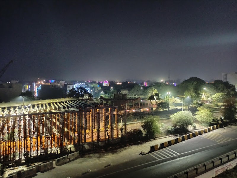 Townhouse by OYO The Awadh Airport