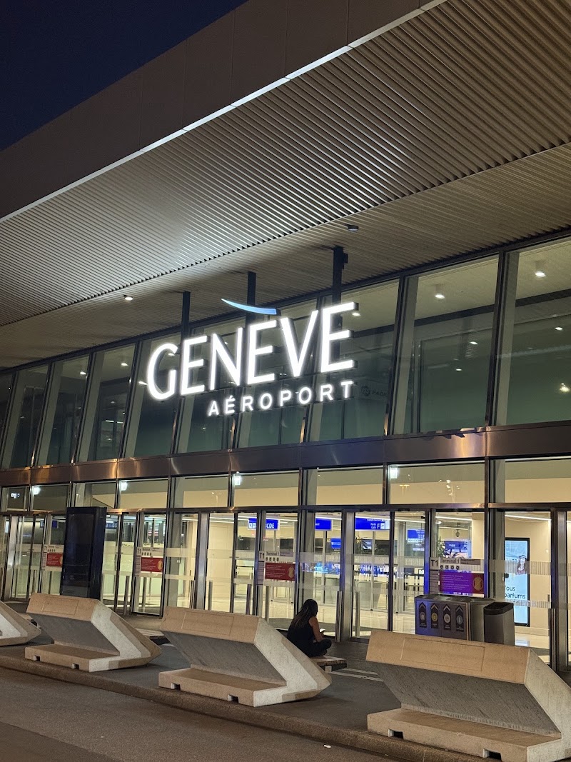 Geneva Airport - Geneva Airport Rte de l'Aéroport 21, 1215 Genève 15 Aéroport, Switzerland