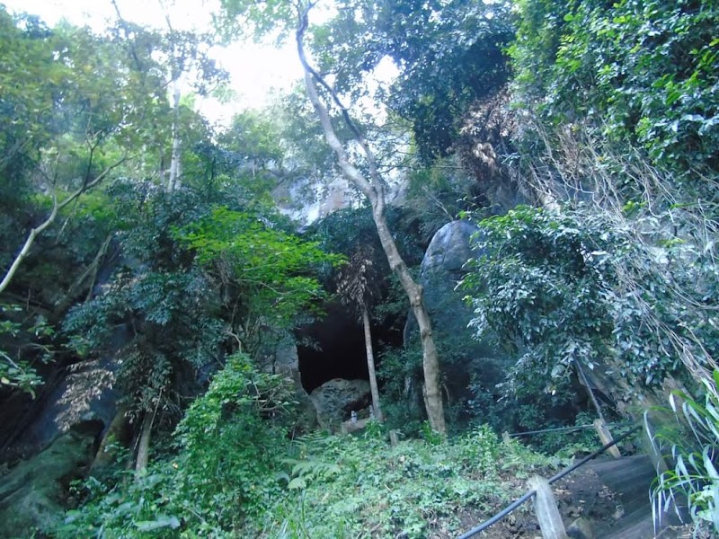 Cave Temple at Ravana Cave - Cave Temple at Ravana Cave, V372+PG5, Ella, Sri Lanka