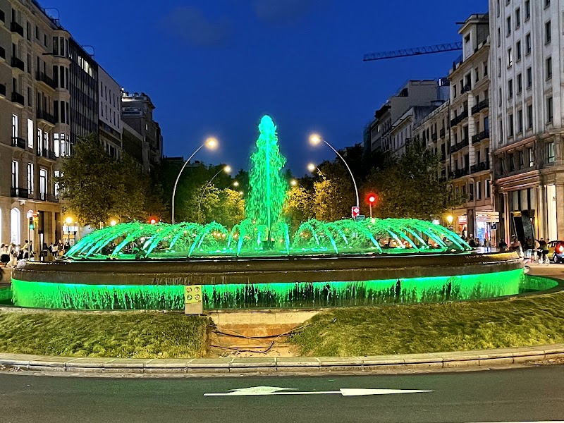 Font Monumental del Passeig de Gràcia - Font Monumental del Passeig de Gràcia Gran Via de les Corts Catalanes, 638, Eixample, 08007 Barcelona, Spain