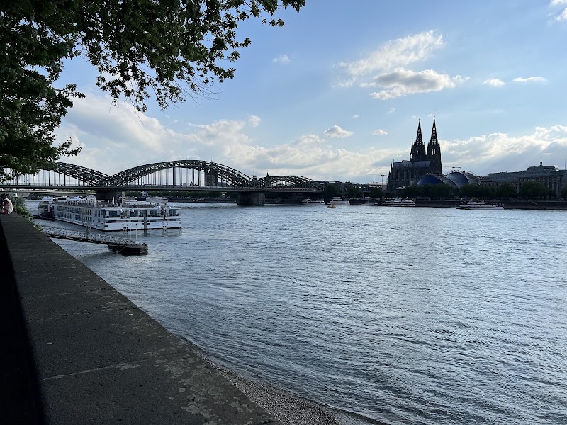 Im Rheinpark - Im Rheinpark, Auenweg, 50679 Köln, Germany
