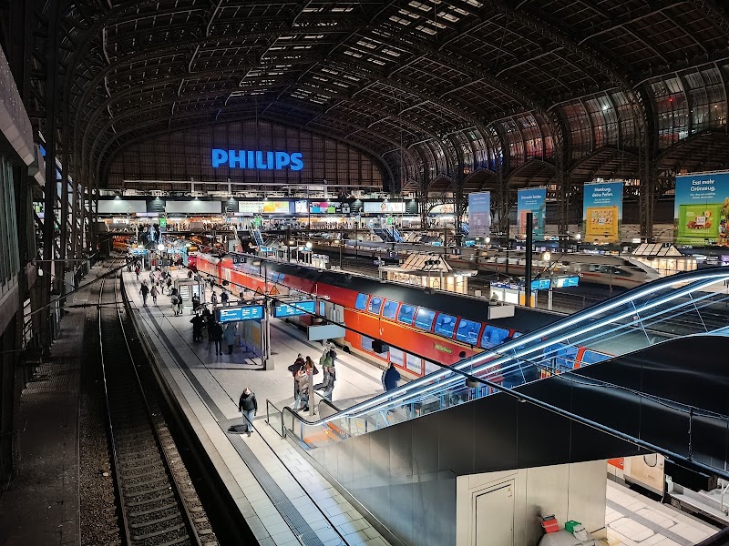 Hamburg Central Station - Hamburg Central Station, Hachmannplatz 16, 20099 Hamburg, Germany