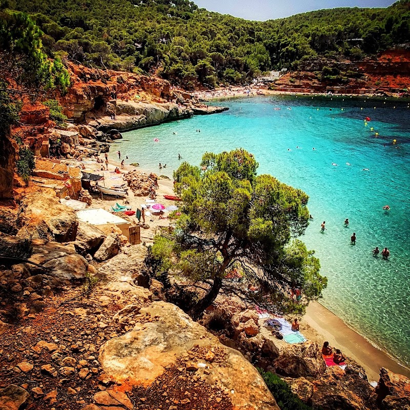 Cala Salada - Cala Salada, 07828 Sant Antoni de Portmany, Balearic Islands, Spain