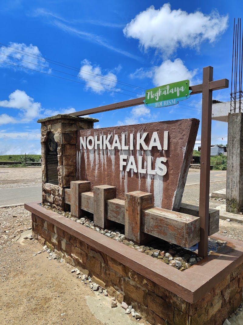 NohKaLikai Falls - NohKaLikai Falls NohKaLikai Falls, Meghalaya 793108, India