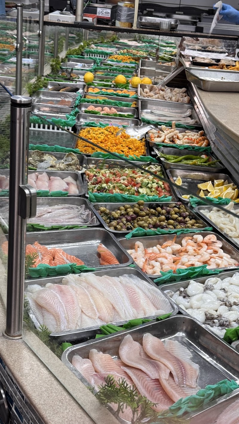 Fish palace - Fish palace, Crooswijkseweg 86, 3034 HM Rotterdam, Netherlands